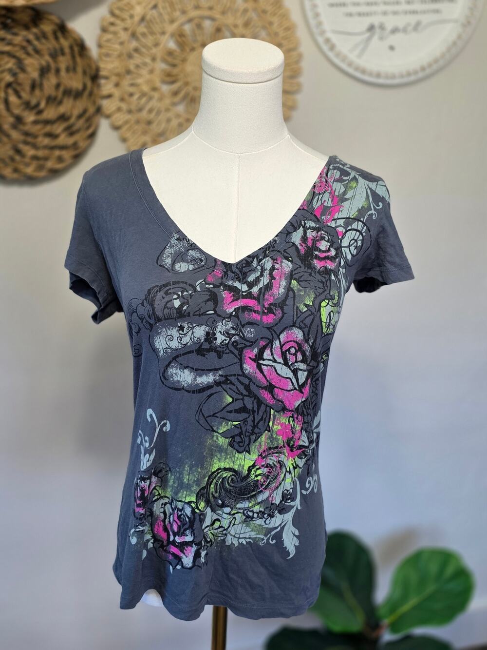 Vintage Nollie y2k Deep V Gray Graphic Tee Shirt Junior Womens S 100% Cotton